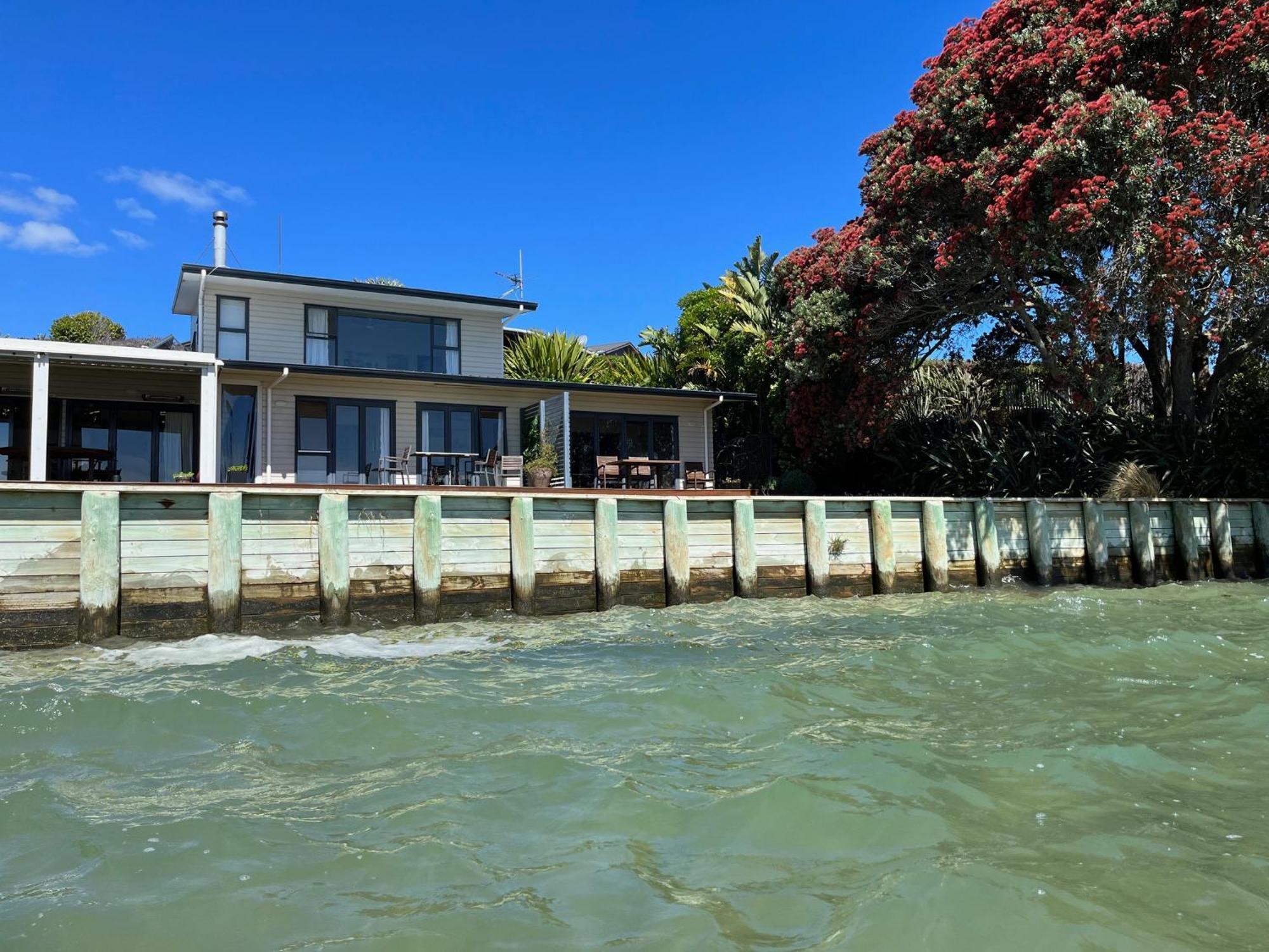 Absolute Waterfront Serenity Near Auckland Clarks Beach Екстериор снимка