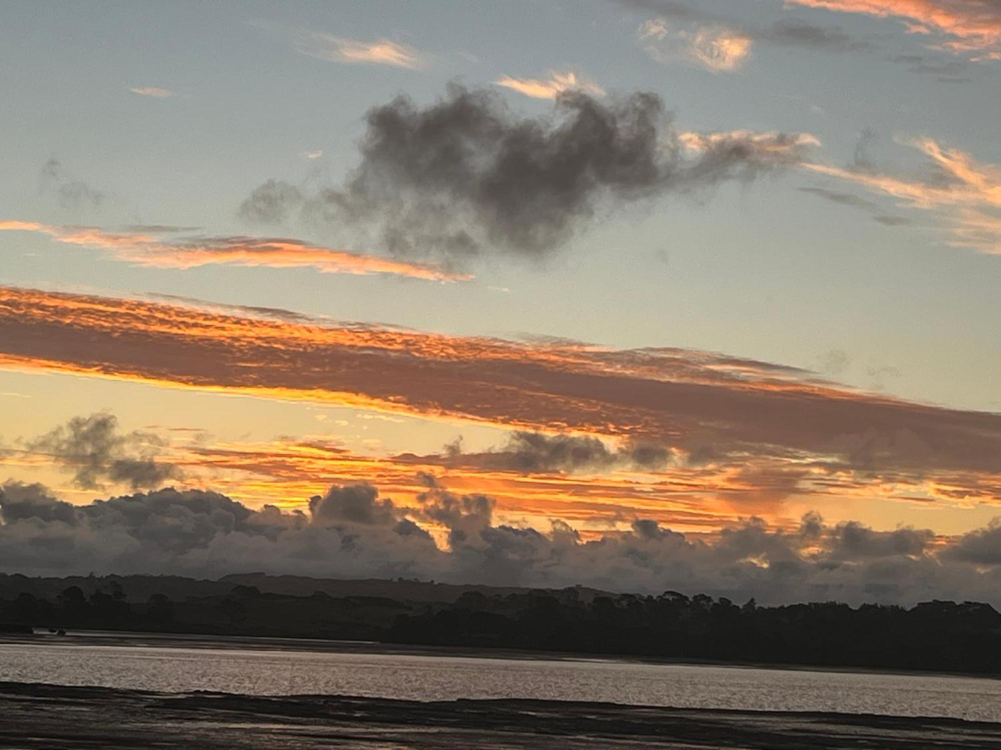 Absolute Waterfront Serenity Near Auckland Clarks Beach Екстериор снимка