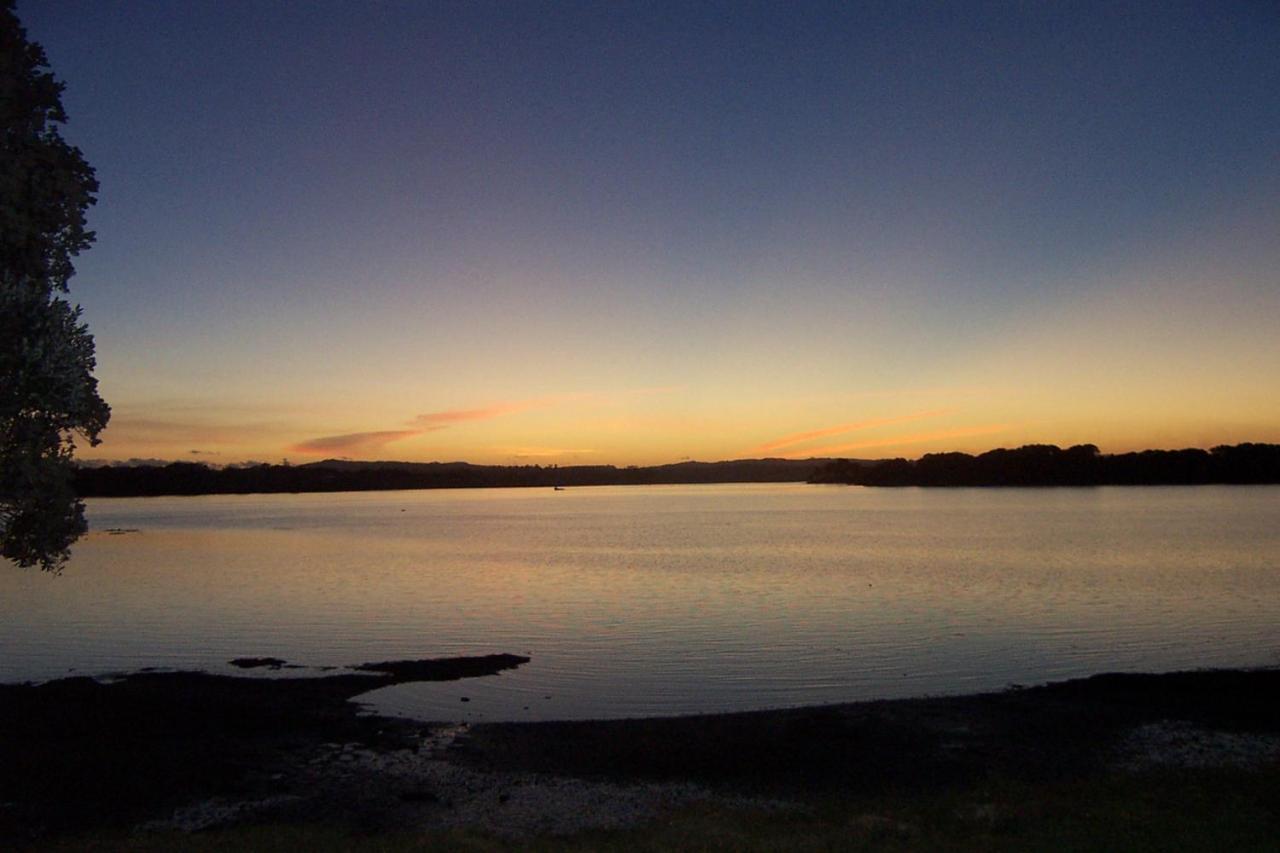 Absolute Waterfront Serenity Near Auckland Clarks Beach Екстериор снимка